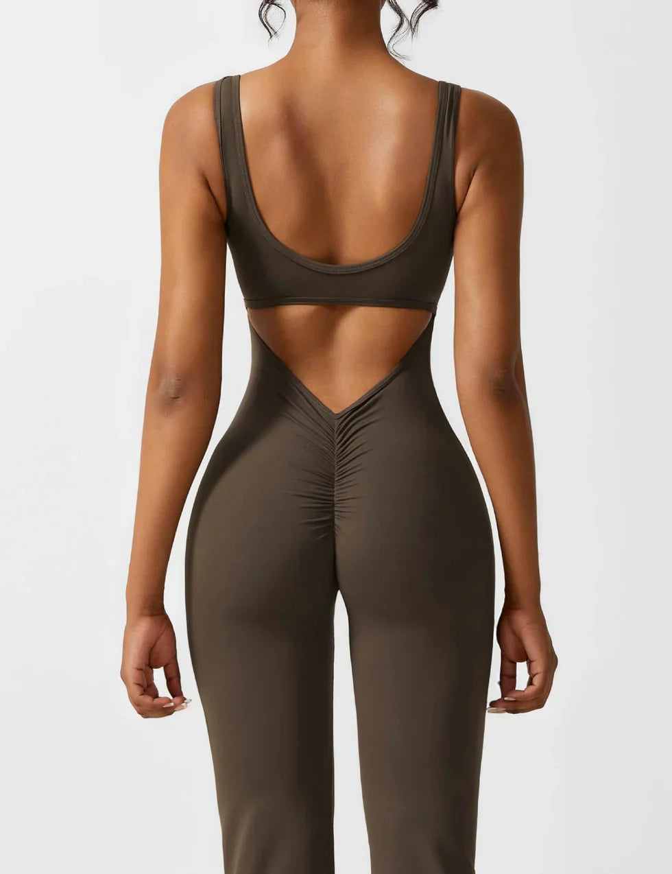 NOVERA™ | Trendy & Flatterende V-Back Jumpsuit