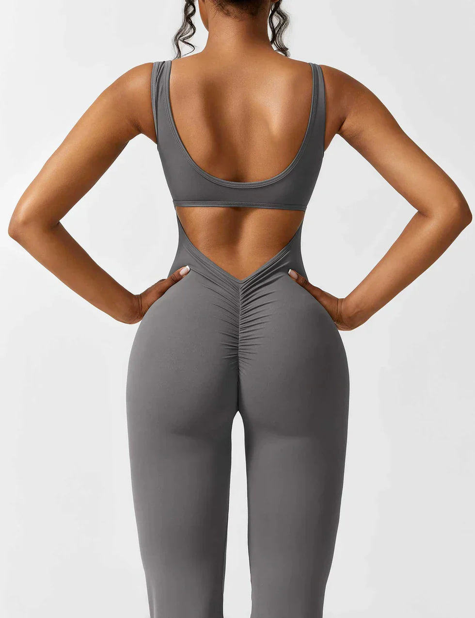 NOVERA™ | Trendy & Flatterende V-Back Jumpsuit